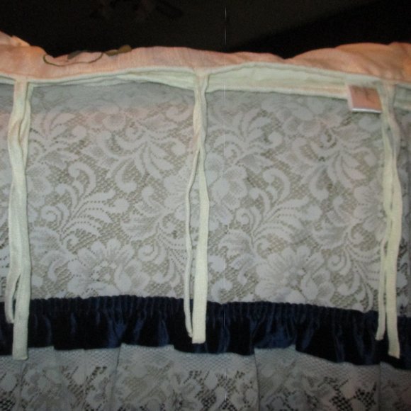 Super Plush Tree Skirt - Picture 8 of 10